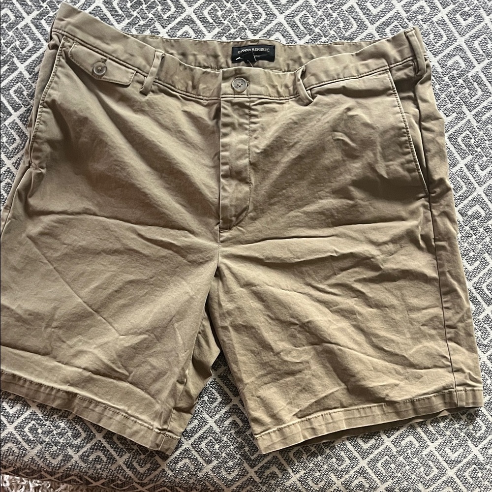 Banana Republic Men's Khaki Flat Front Shorts